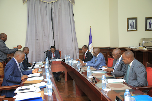 Owek. Mayiga addressing the Kabaka’s Cabinet Owek. Mayiga addressing the Kabaka’s Cabinet